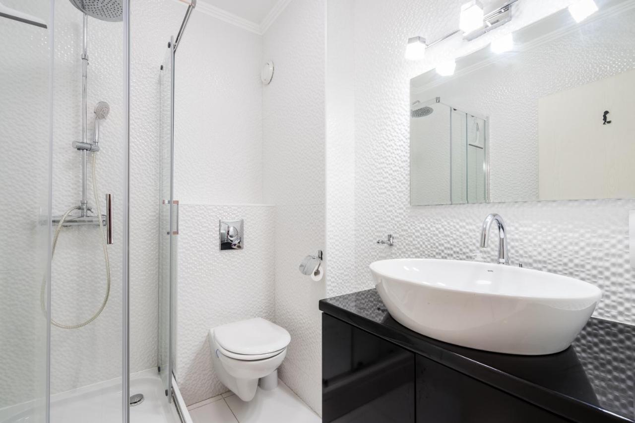 Beautiful Three Bedrooms Apartment With Free Parking Close To The Danube Coast Budapeste Exterior foto