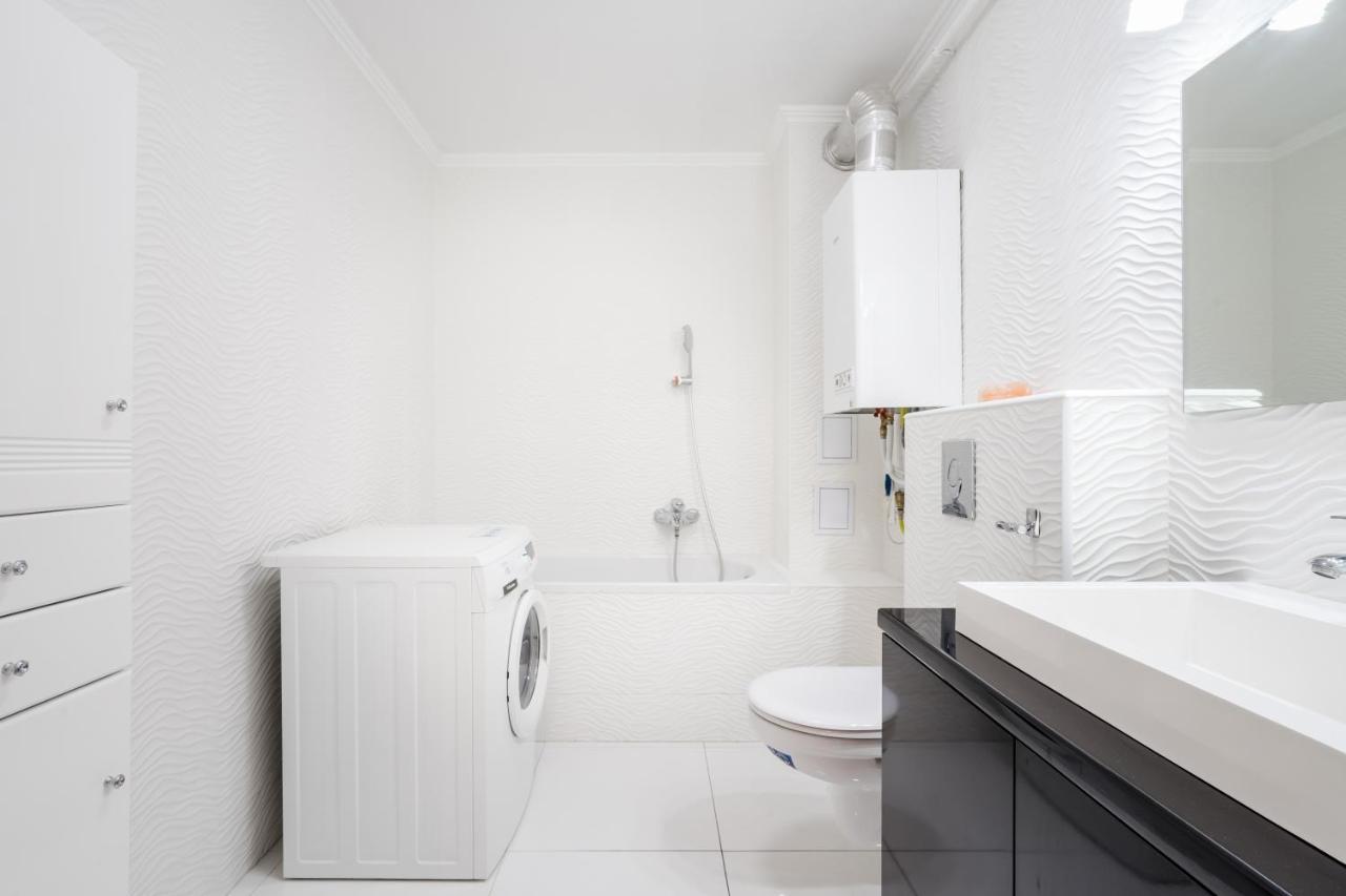 Beautiful Three Bedrooms Apartment With Free Parking Close To The Danube Coast Budapeste Exterior foto